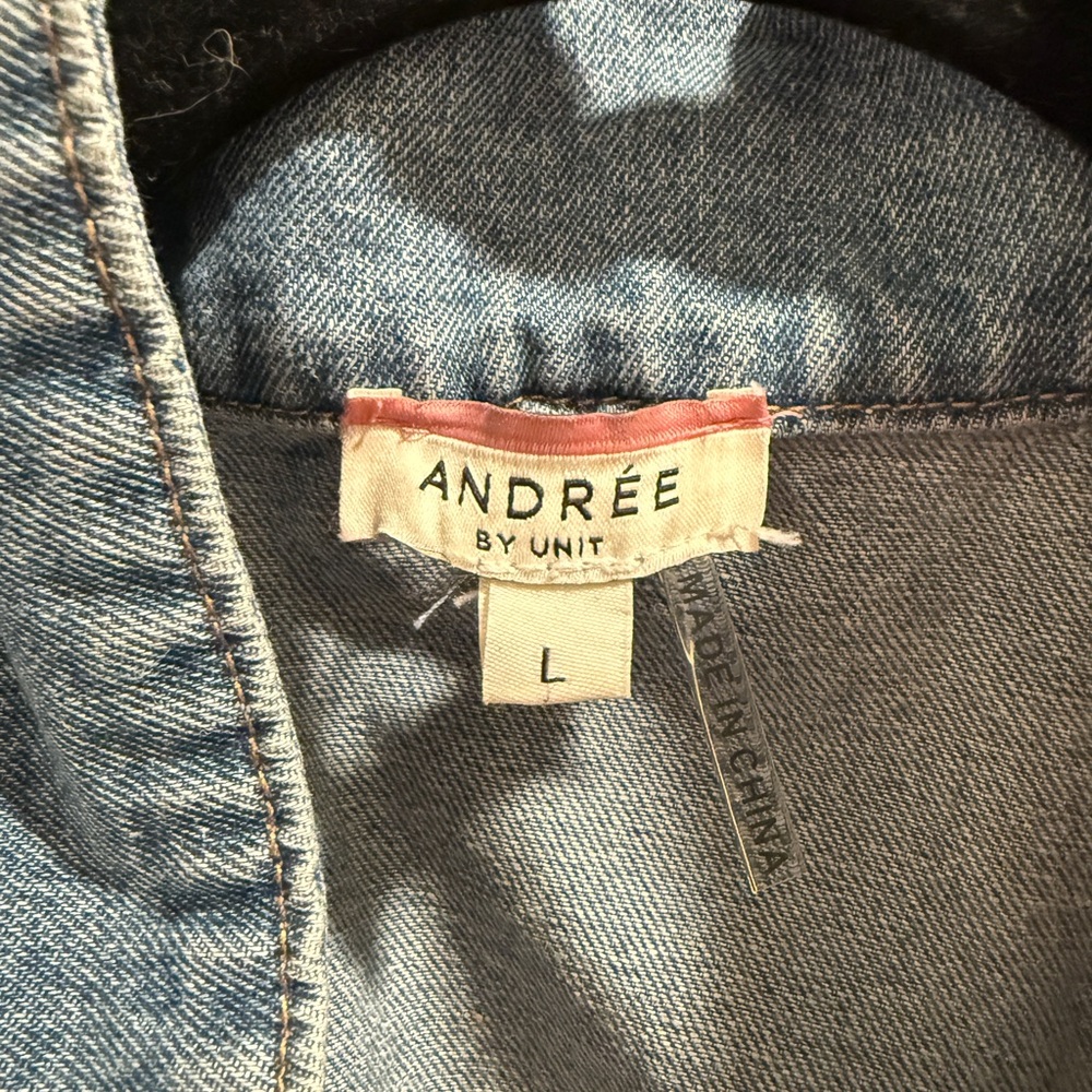 Andrée by Unit Denim Jacket with Rhinestone fringe on back and arms - Picture 4 of 4